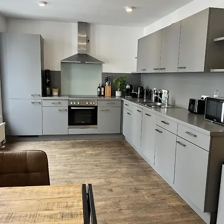 Appartamento Rosis Geraeumige Citywohnung Im Herzen Schorndorfs - Ideal Fuer Gruppen Und Familen *