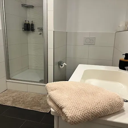 Rosis Geraeumige Citywohnung Im Herzen Schorndorfs - Ideal Fuer Gruppen Und Familen Apartmán