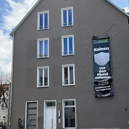 Rosis Geraeumige Citywohnung Im Herzen Schorndorfs - Ideal Fuer Gruppen Und Familen