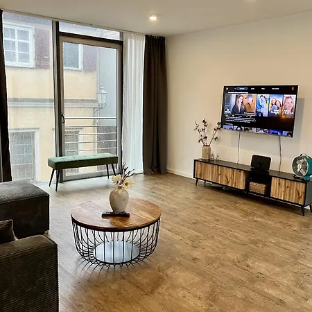 Rosis Geraeumige Citywohnung Im Herzen Schorndorfs - Ideal Fuer Gruppen Und Familen Apartmán