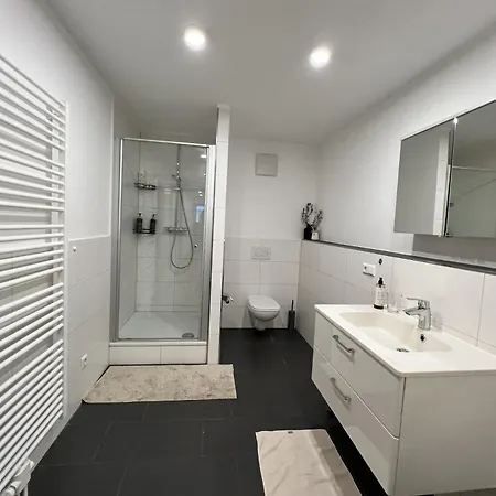 Rosis Geraeumige Citywohnung Im Herzen Schorndorfs - Ideal Fuer Gruppen Und Familen Appartamento