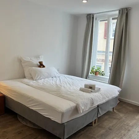 Appartamento Rosis Geraeumige Citywohnung Im Herzen Schorndorfs - Ideal Fuer Gruppen Und Familen