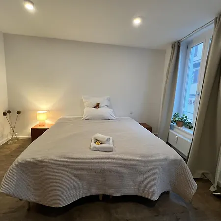 Appartamento Rosis Geraeumige Citywohnung Im Herzen Schorndorfs - Ideal Fuer Gruppen Und Familen Schorndorf (Baden-Wurttemberg)