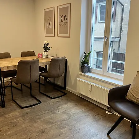 Rosis Geraeumige Citywohnung Im Herzen Schorndorfs - Ideal Fuer Gruppen Und Familen *