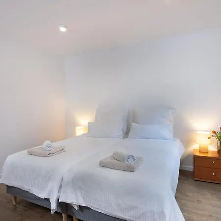 Rosis Geraeumige Citywohnung Im Herzen Schorndorfs - Ideal Fuer Gruppen Und Familen Appartamento