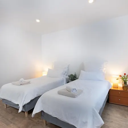 Appartamento Rosis Geraeumige Citywohnung Im Herzen Schorndorfs - Ideal Fuer Gruppen Und Familen