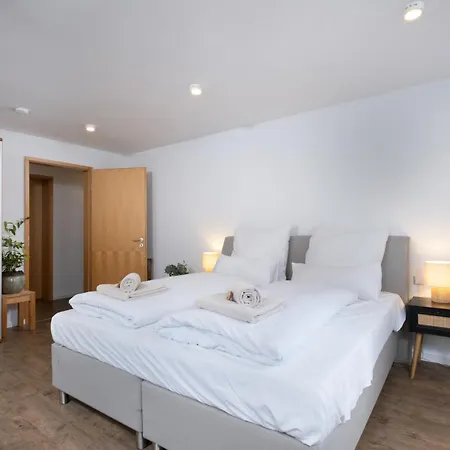 Rosis Geraeumige Citywohnung Im Herzen Schorndorfs - Ideal Fuer Gruppen Und Familen *