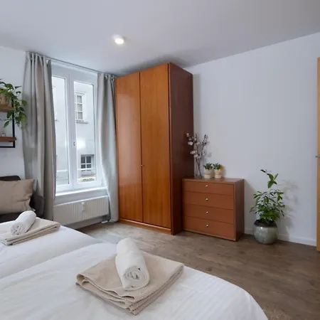 Appartamento Rosis Geraeumige Citywohnung Im Herzen Schorndorfs - Ideal Fuer Gruppen Und Familen Schorndorf (Baden-Wurttemberg)