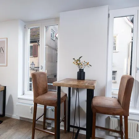 Rosis Geraeumige Citywohnung Im Herzen Schorndorfs - Ideal Fuer Gruppen Und Familen Appartamento *