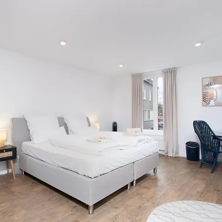 Rosis Geraeumige Citywohnung Im Herzen Schorndorfs - Ideal Fuer Gruppen Und Familen Appartamento