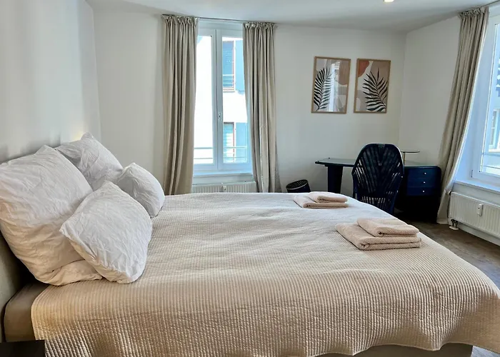 Rosis Geräumige Citywohnung Im Herzen Schorndorfs - Ideal Für Gruppen Und Familen *