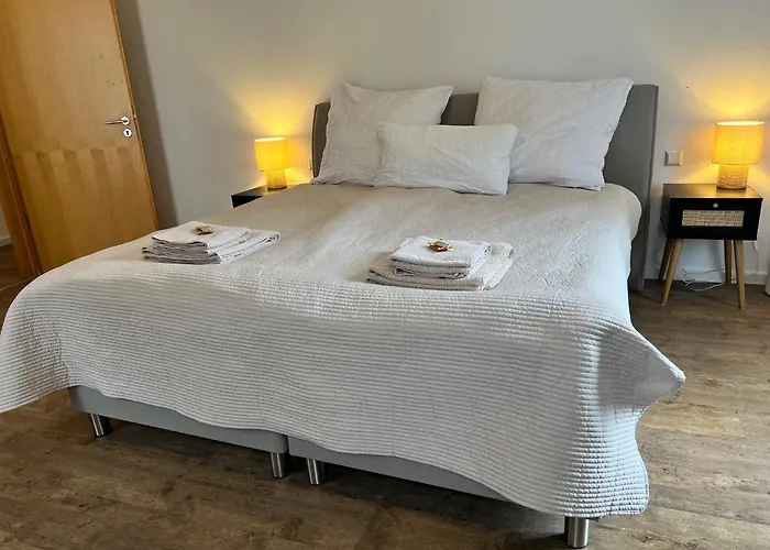 Rosis Geräumige Citywohnung Im Herzen Schorndorfs - Ideal Für Gruppen Und Familen *