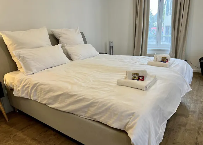 Rosis Geräumige Citywohnung Im Herzen Schorndorfs - Ideal Für Gruppen Und Familen Apartamento Schorndorf (Baden-Wurttemberg)