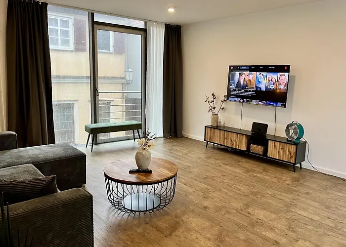 Rosis Geräumige Citywohnung Im Herzen Schorndorfs - Ideal Für Gruppen Und Familen Apartamento