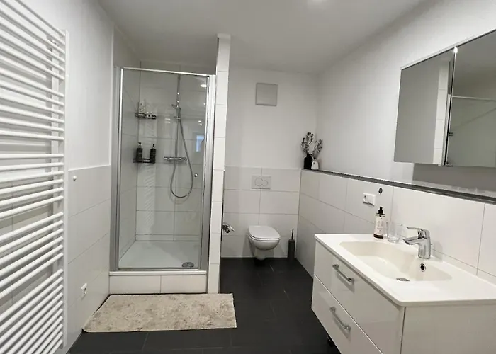 Rosis Geräumige Citywohnung Im Herzen Schorndorfs - Ideal Für Gruppen Und Familen Apartamento