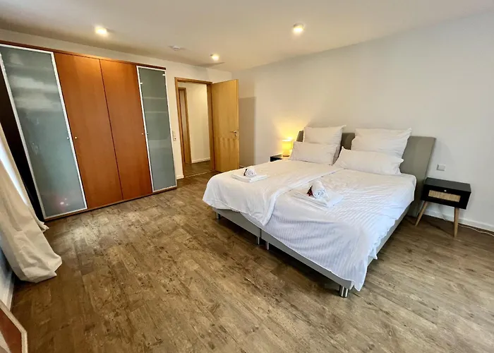 Apartamento Rosis Geräumige Citywohnung Im Herzen Schorndorfs - Ideal Für Gruppen Und Familen *